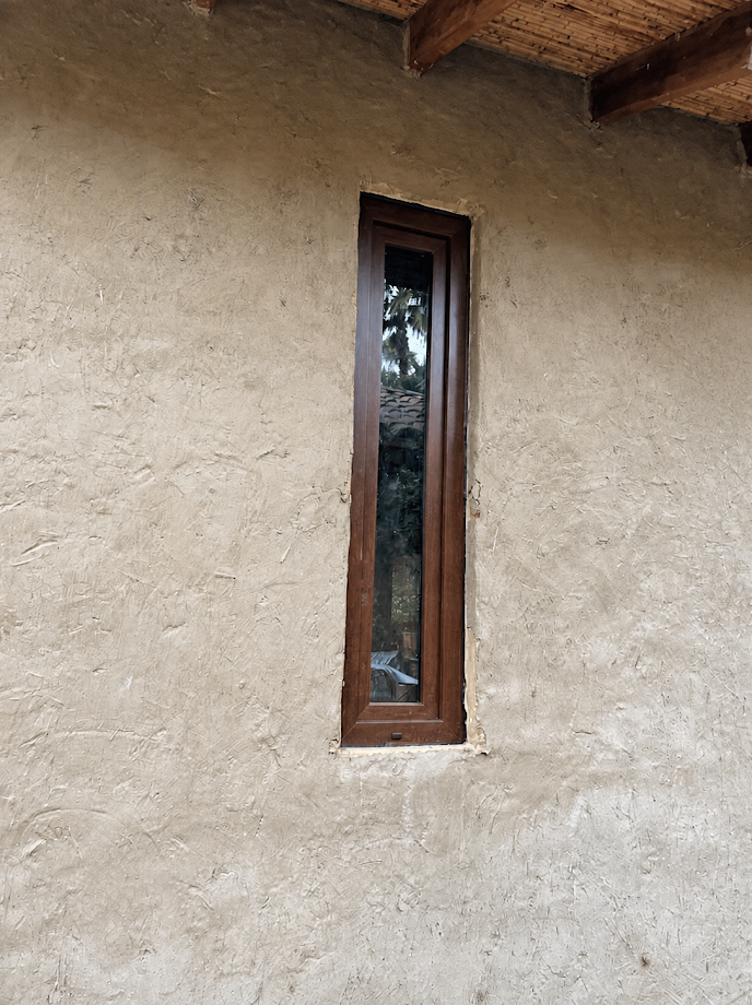 Ventana vertical decorativa